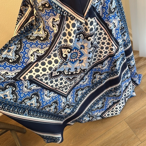 ELIZA J SCARF PRINT MAXI DRESS - Picture 7 of 13